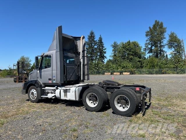 Volvo VNL وحدات الجر