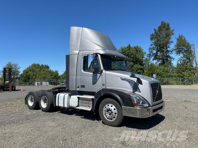 Volvo VNL وحدات الجر