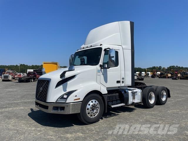 Volvo VNL وحدات الجر