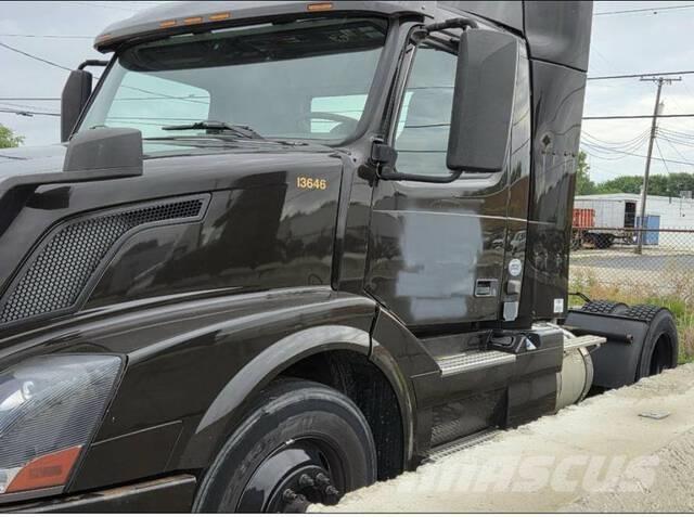 Volvo VNL وحدات الجر
