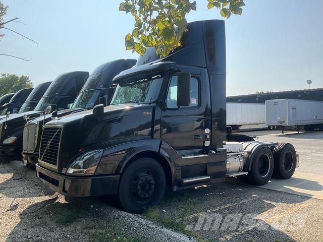 Volvo VNL وحدات الجر
