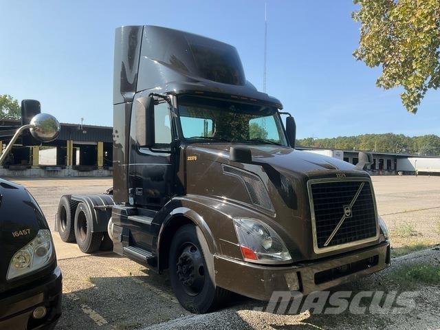 Volvo VNL وحدات الجر