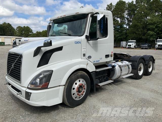 Volvo VNL وحدات الجر