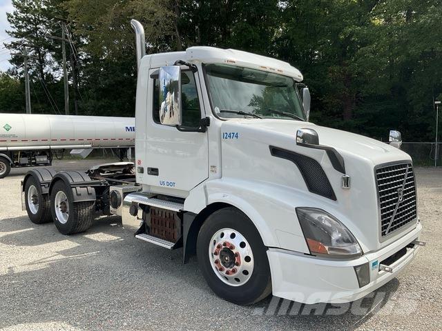 Volvo VNL وحدات الجر