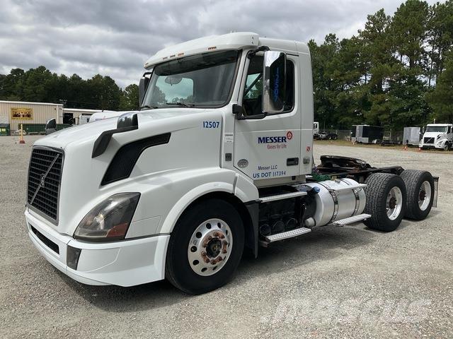Volvo VNL وحدات الجر