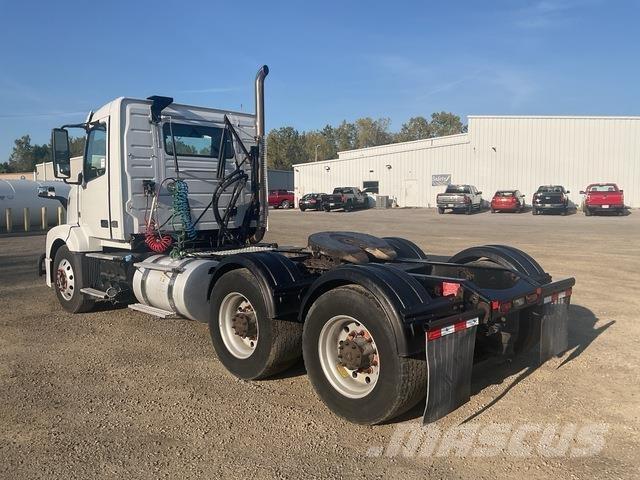 Volvo VNL وحدات الجر