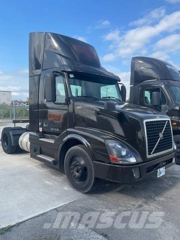 Volvo VNL وحدات الجر