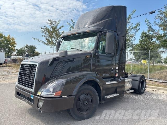 Volvo VNL وحدات الجر