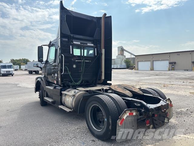 Volvo VNL وحدات الجر