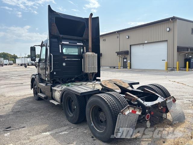 Volvo VNL وحدات الجر