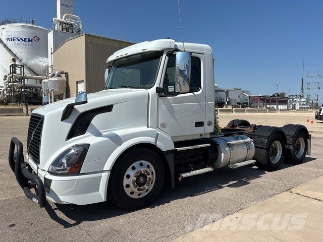 Volvo VNL وحدات الجر