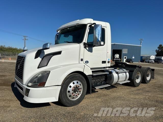 Volvo VNL وحدات الجر