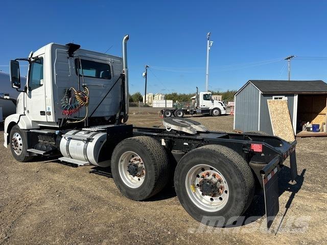 Volvo VNL وحدات الجر