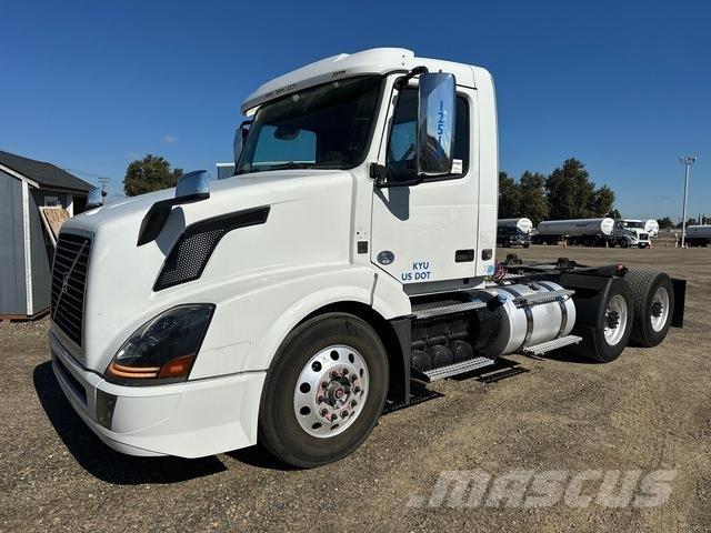 Volvo VNL وحدات الجر