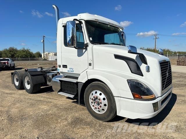 Volvo VNL وحدات الجر