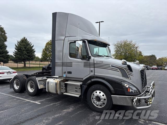 Volvo VNL وحدات الجر