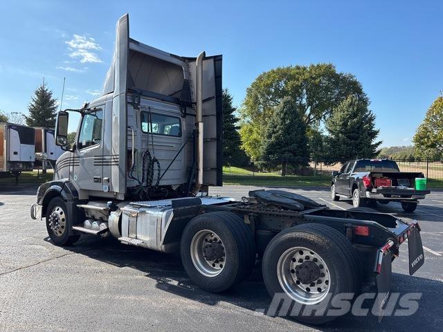Volvo VNL وحدات الجر