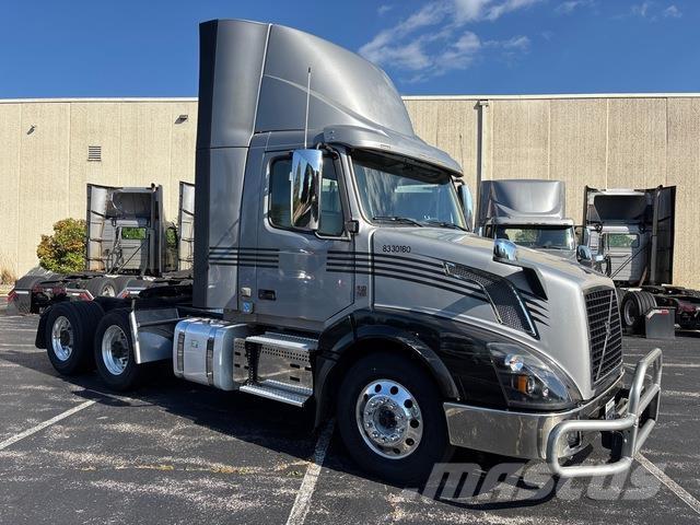 Volvo VNL وحدات الجر