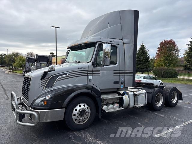 Volvo VNL وحدات الجر
