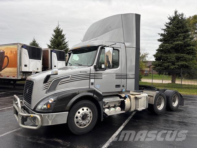 Volvo VNL وحدات الجر