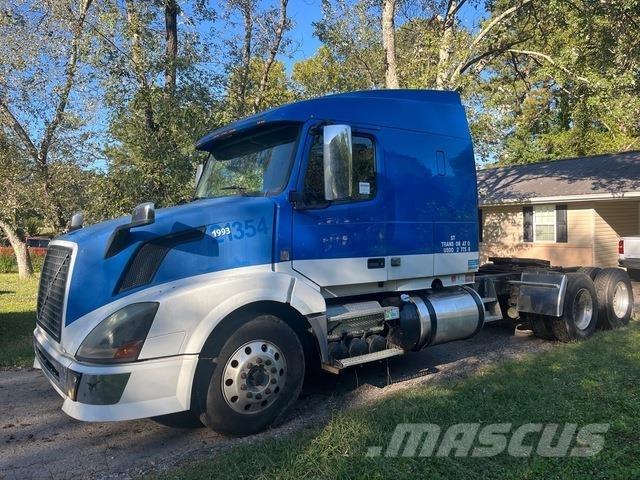 Volvo VNL وحدات الجر
