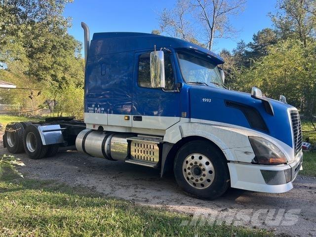 Volvo VNL وحدات الجر
