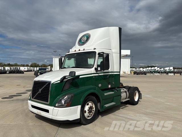 Volvo VNL وحدات الجر
