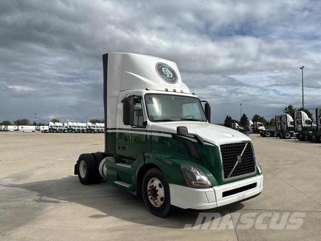 Volvo VNL وحدات الجر
