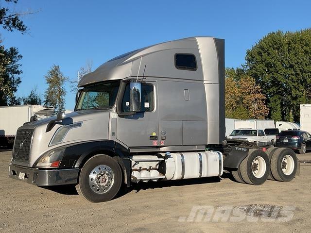 Volvo VNL وحدات الجر