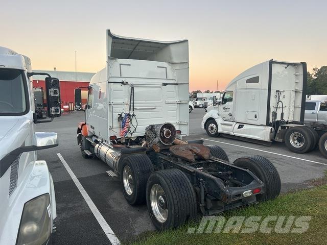 Volvo VNL وحدات الجر