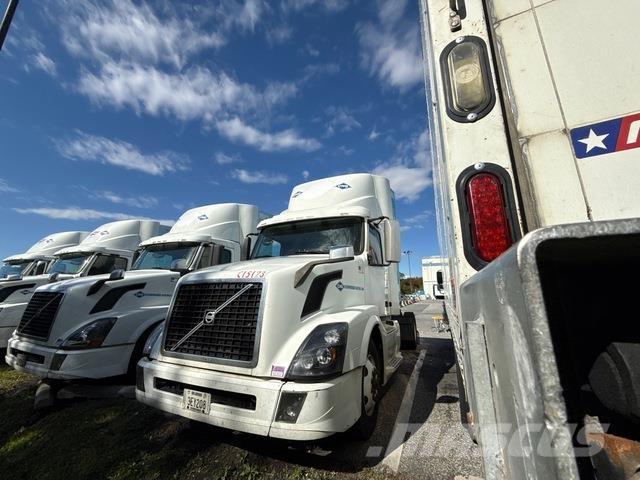 Volvo VNL وحدات الجر