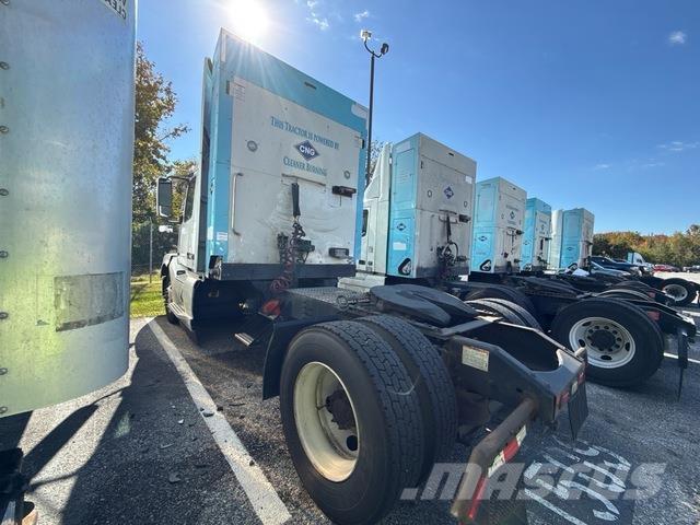 Volvo VNL وحدات الجر