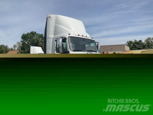 Volvo VNL 300 وحدات الجر
