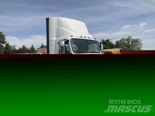 Volvo VNL 300 وحدات الجر