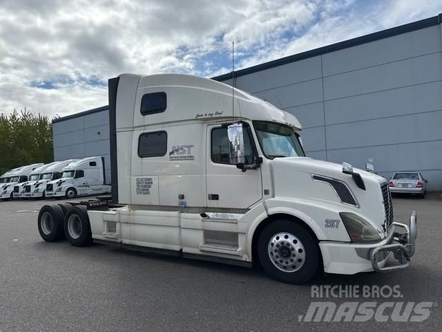 Volvo VNL 780 وحدات الجر
