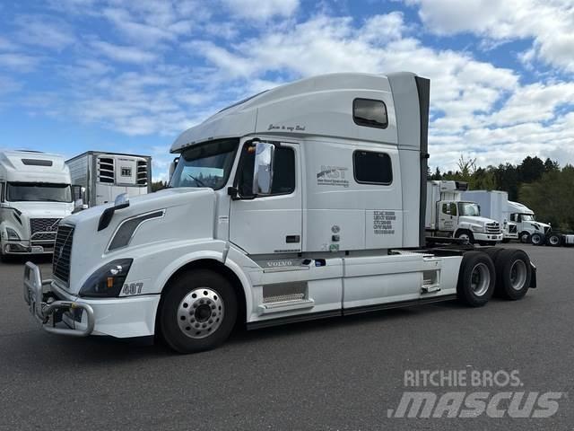 Volvo VNL 780 وحدات الجر