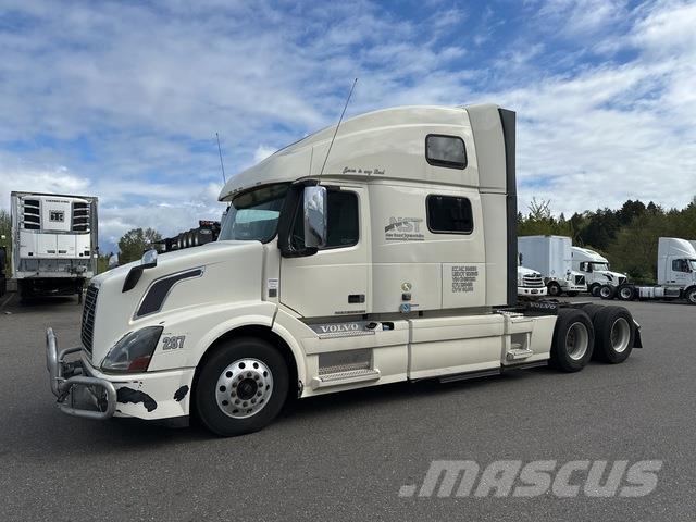 Volvo VNL 780 وحدات الجر