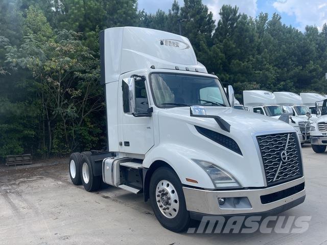 Volvo VNL300 وحدات الجر