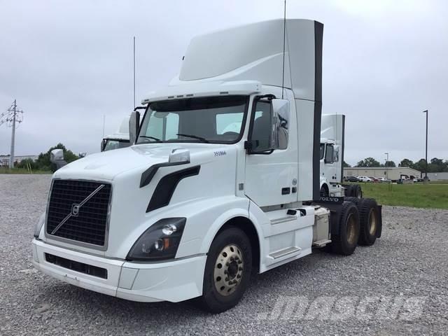 Volvo VNL300 وحدات الجر
