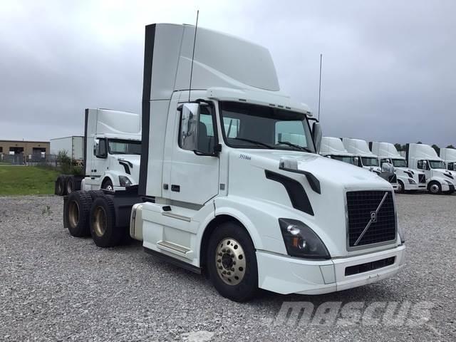 Volvo VNL300 وحدات الجر