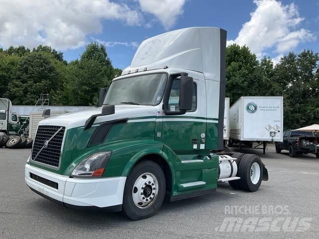 Volvo VNL42T وحدات الجر