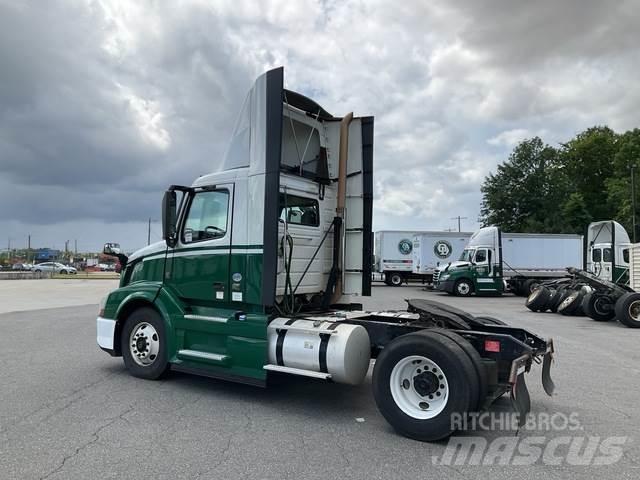 Volvo VNL42T وحدات الجر