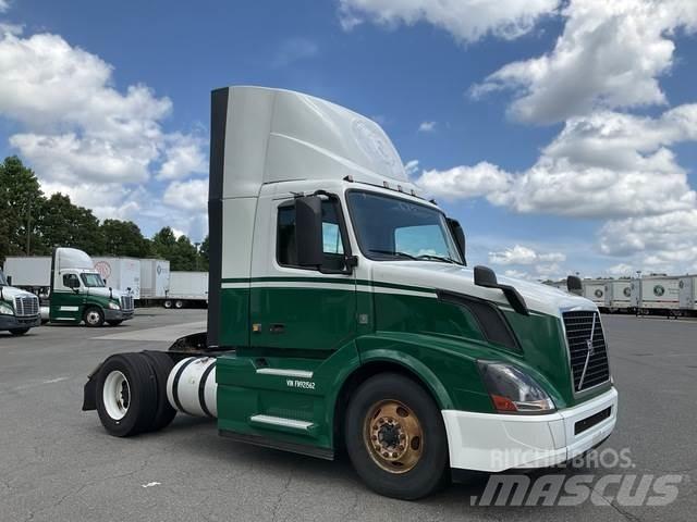 Volvo VNL42T وحدات الجر