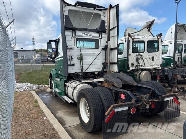 Volvo VNL42T وحدات الجر