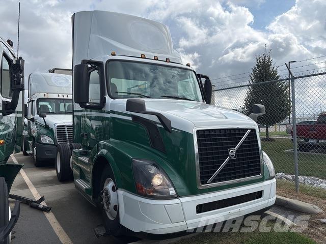 Volvo VNL42T وحدات الجر