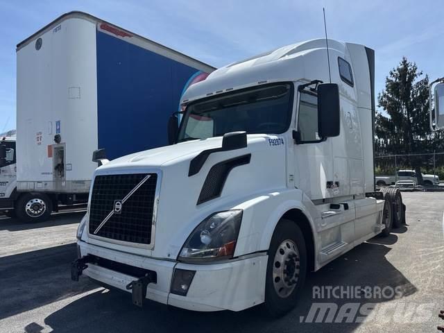 Volvo VNL64T وحدات الجر