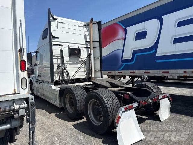 Volvo VNL64T وحدات الجر