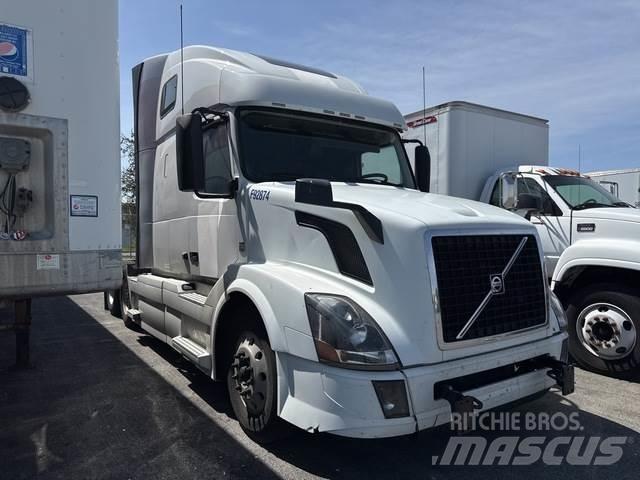Volvo VNL64T وحدات الجر