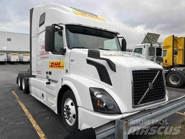 Volvo VNL670 وحدات الجر