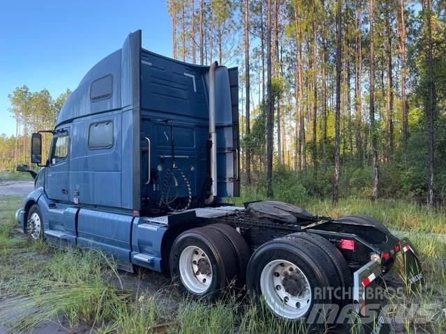 Volvo VNL860 وحدات الجر